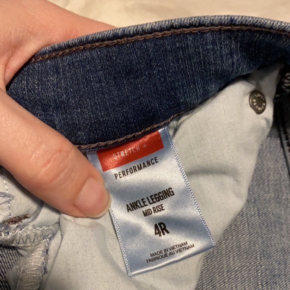 NWOT High Rise Embroider/distress Ankle Jeans - Picture 4 of 6